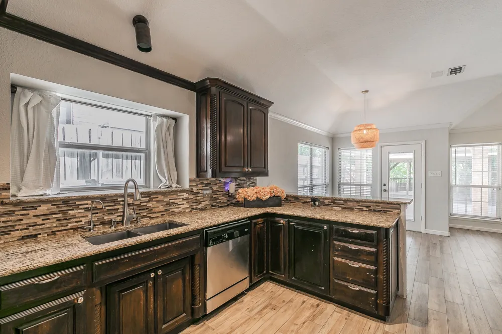 5544 Greenview Court North Richland Hills, TX 76148