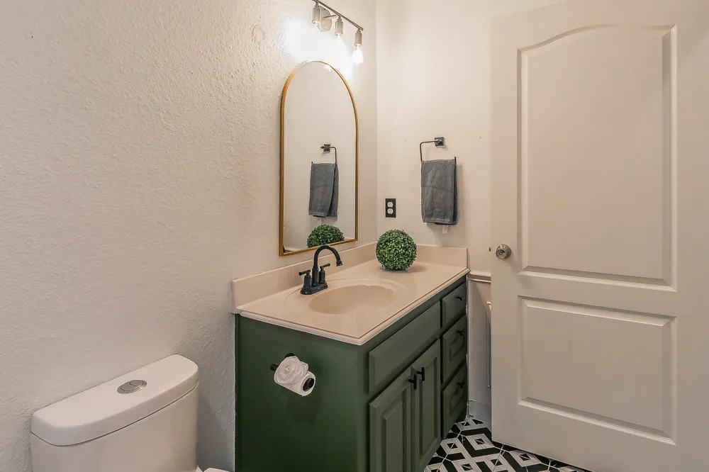 5544 Greenview Court North Richland Hills, TX 76148