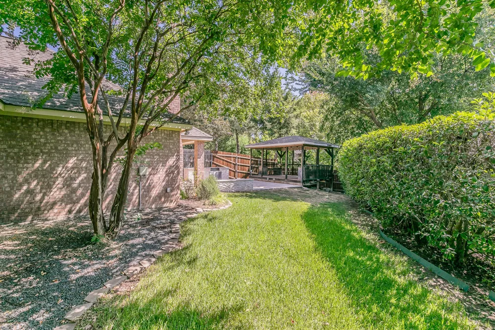 5544 Greenview Court North Richland Hills, TX 76148