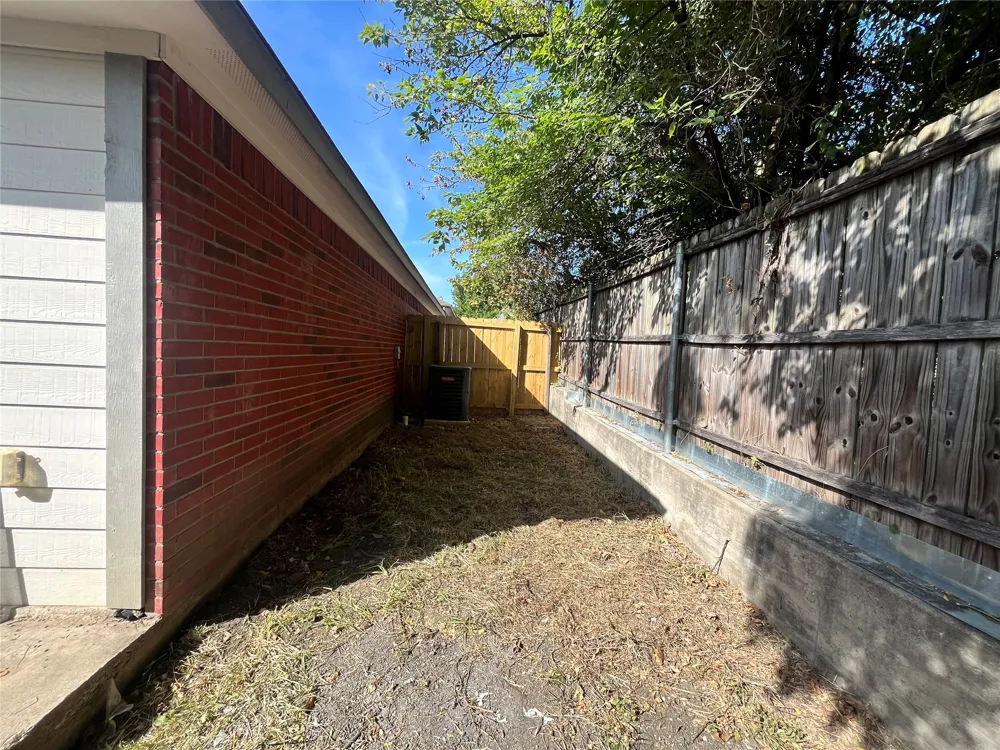 1129 Weston Drive Garland, TX 75043