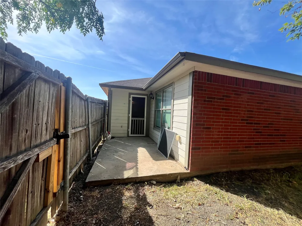 1129 Weston Drive Garland, TX 75043