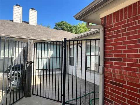 1129 Weston Drive