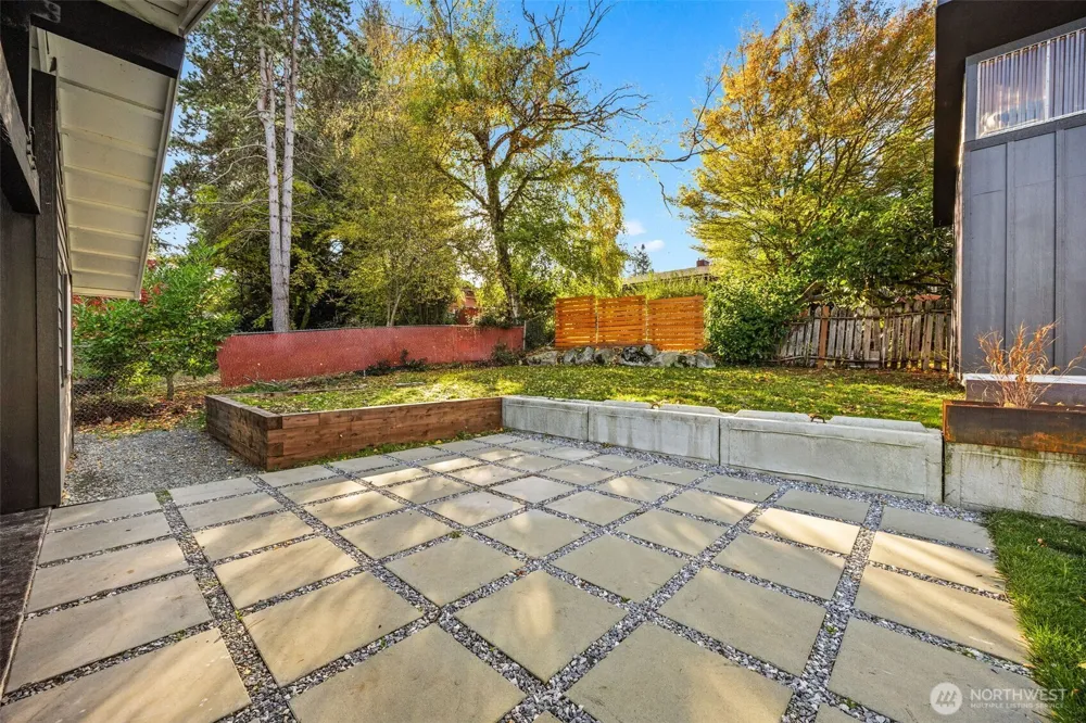 19217 4th Avenue S Des Moines, WA 98148