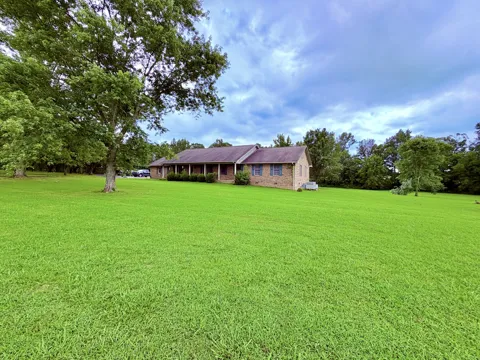 1518 Highway 140 E