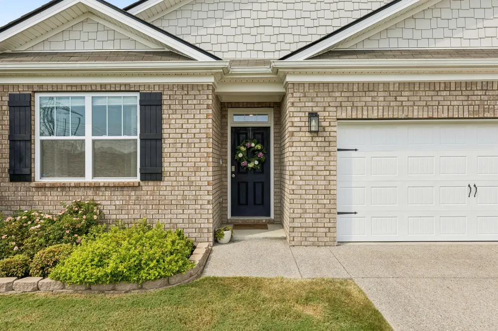 1230 Sylvan Park Dr Spring Hill, TN 37174