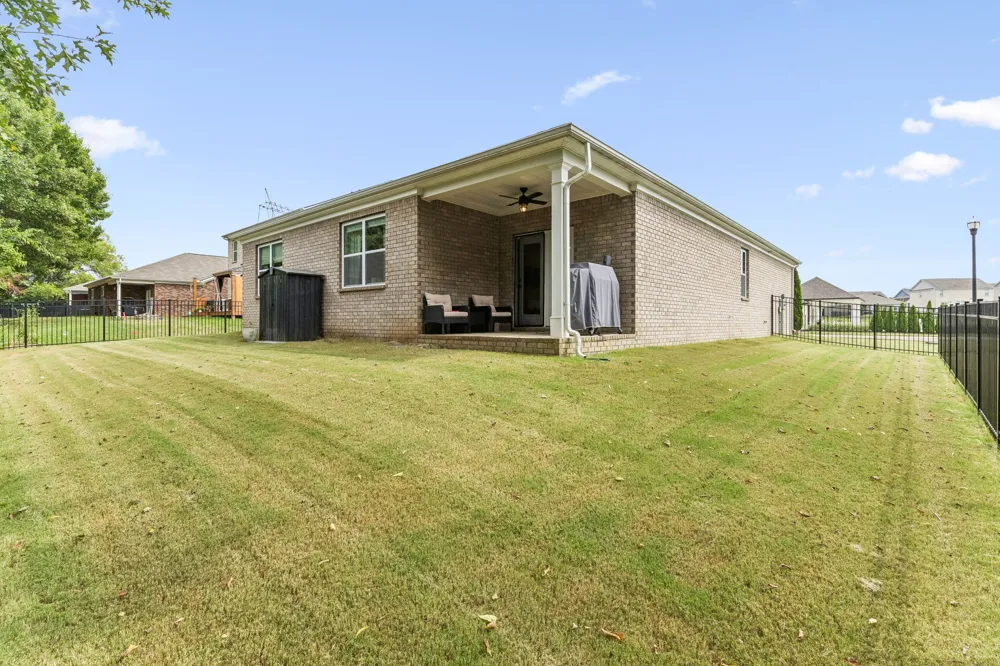 1230 Sylvan Park Dr Spring Hill, TN 37174