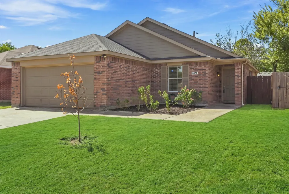 8570 Bearden Lane Dallas, TX 75227
