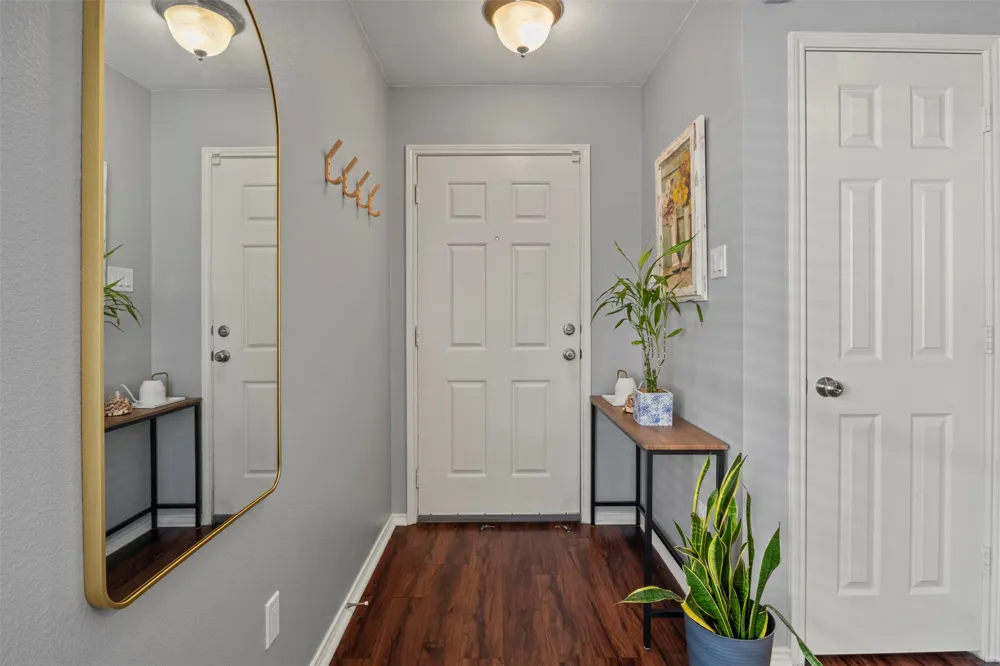 8570 Bearden Lane Dallas, TX 75227
