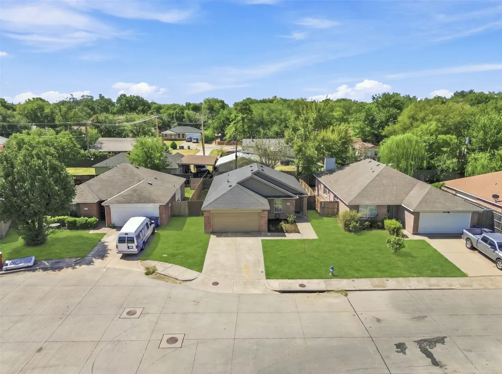 8570 Bearden Lane Dallas, TX 75227