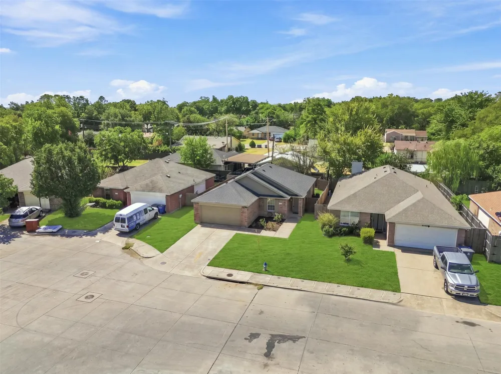 8570 Bearden Lane Dallas, TX 75227