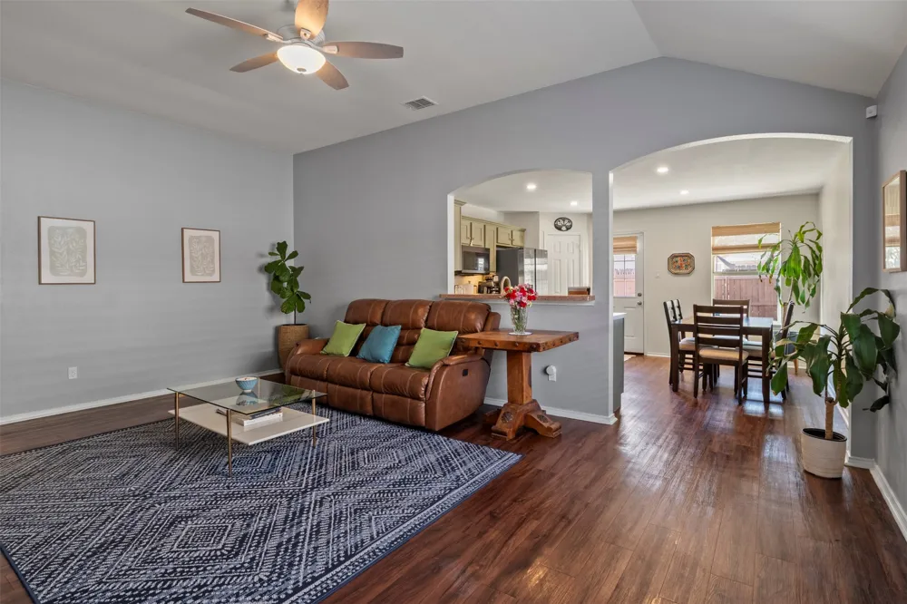 8570 Bearden Lane Dallas, TX 75227