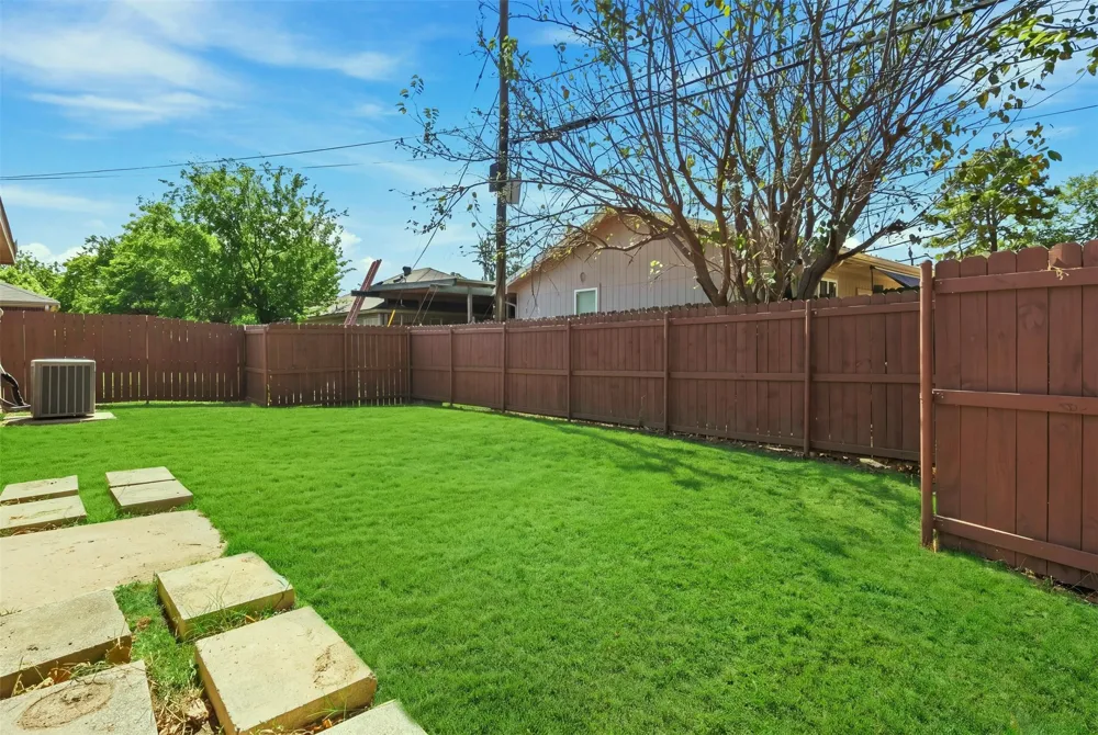 8570 Bearden Lane Dallas, TX 75227