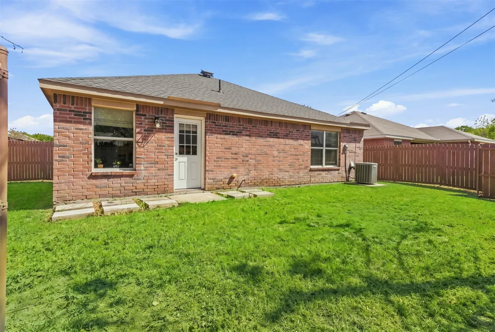 8570 Bearden Lane Dallas, TX 75227