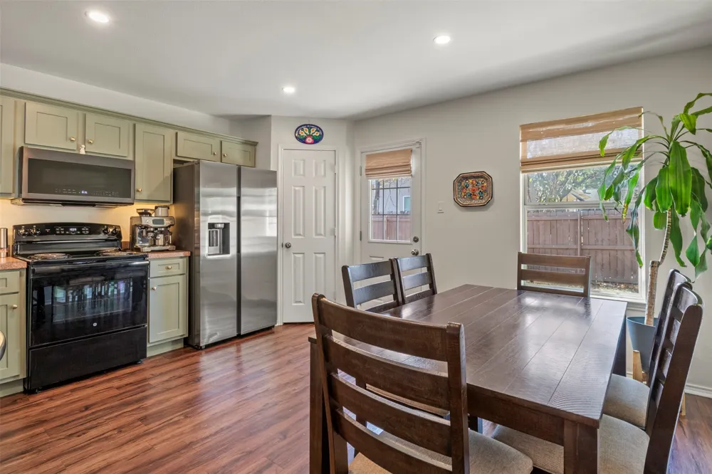 8570 Bearden Lane Dallas, TX 75227
