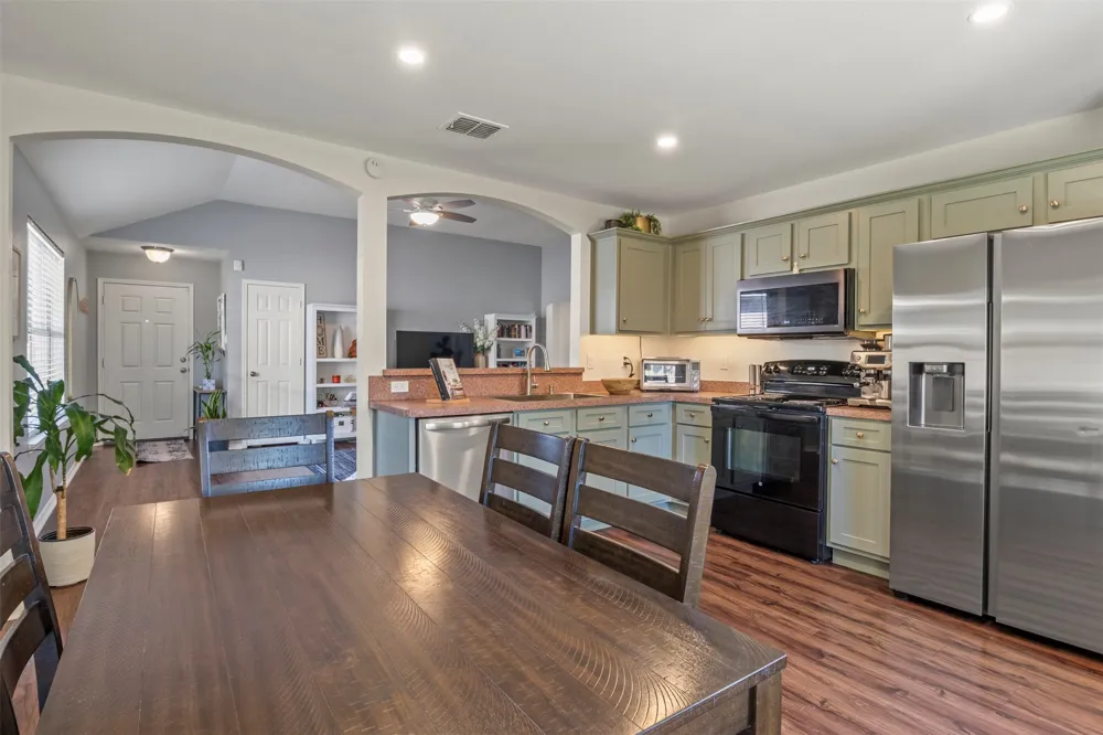 8570 Bearden Lane Dallas, TX 75227
