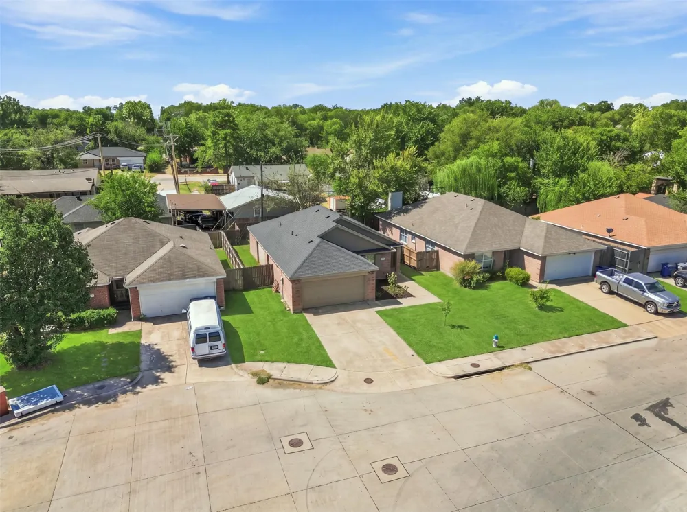 8570 Bearden Lane Dallas, TX 75227
