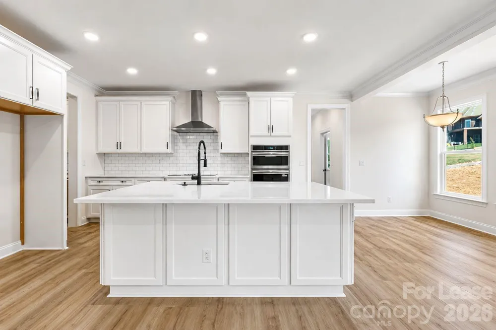 5944 Bakers Point Hickory, NC 28602