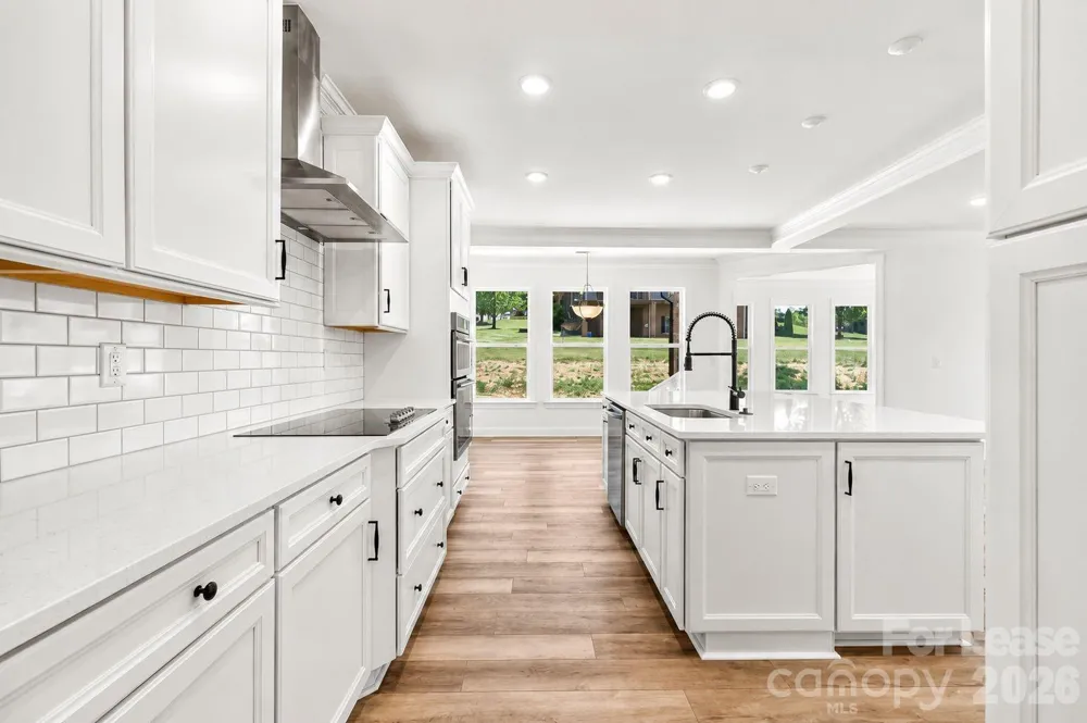 5944 Bakers Point Hickory, NC 28602