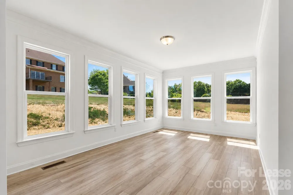 5944 Bakers Point Hickory, NC 28602