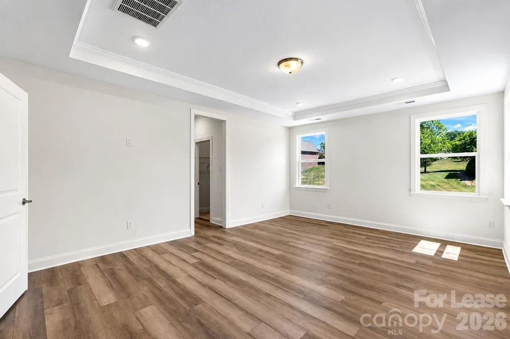 5944 Bakers Point Hickory, NC 28602