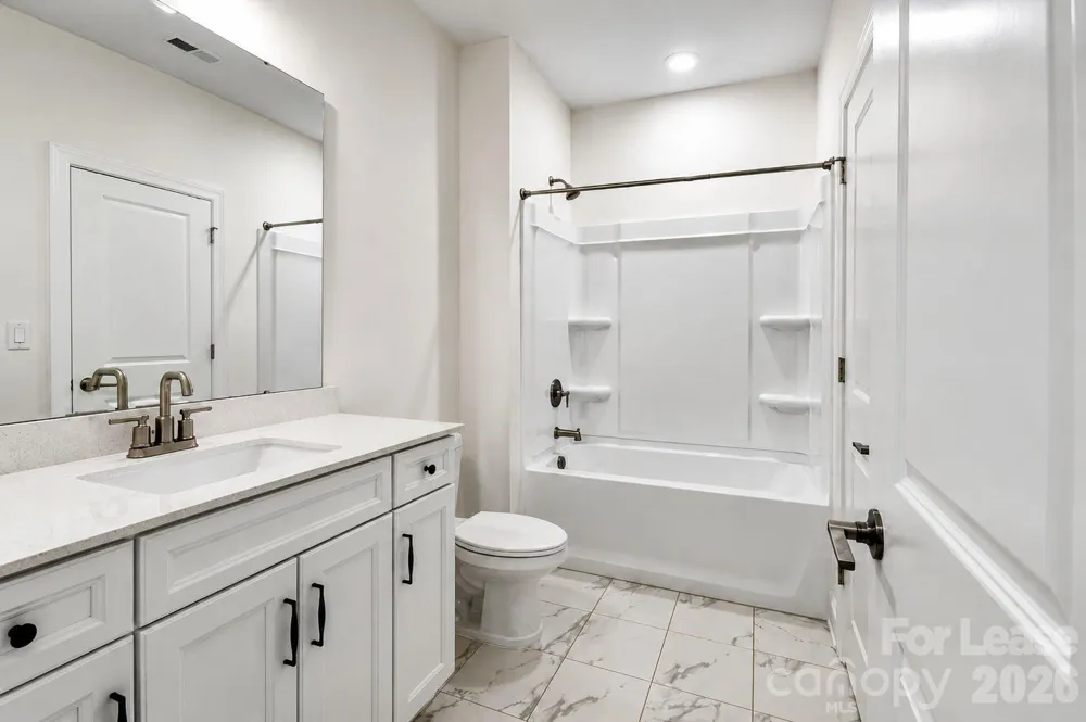 5944 Bakers Point Hickory, NC 28602