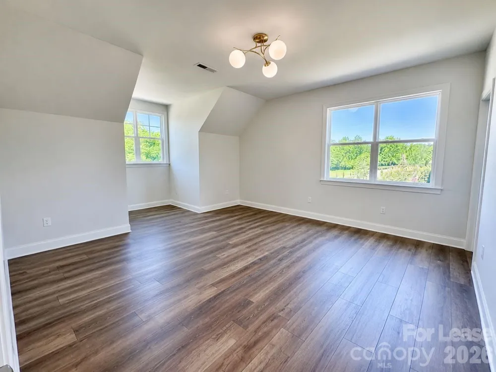5944 Bakers Point Hickory, NC 28602