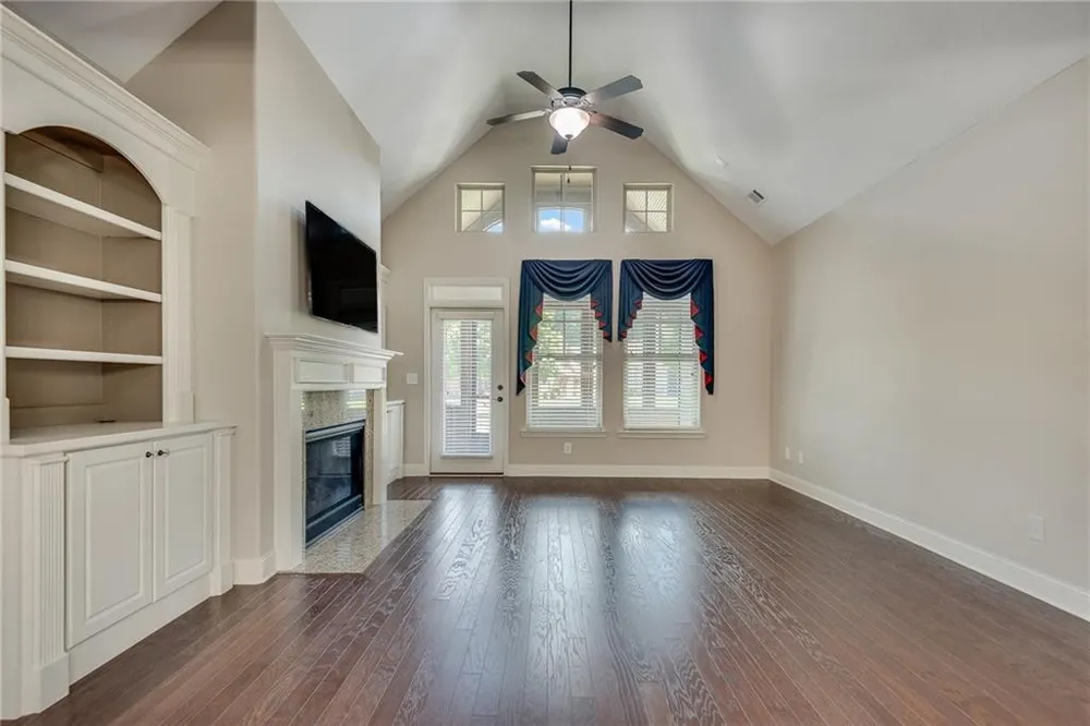 2785 Middlecreek Way Cumming, GA 30041