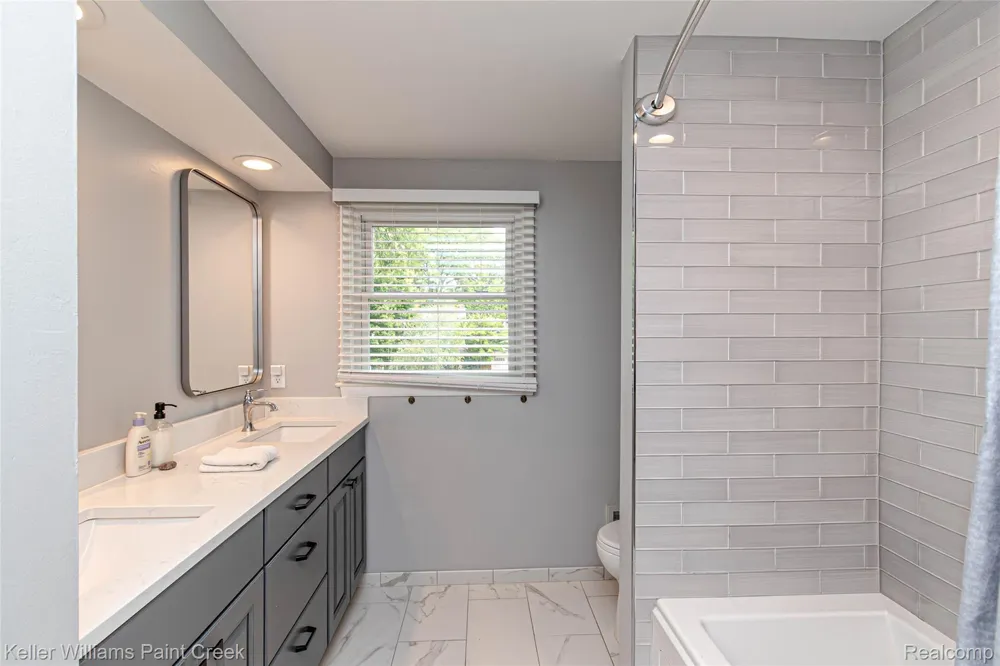 29859 Club House Lane Farmington Hills City, MI 48334