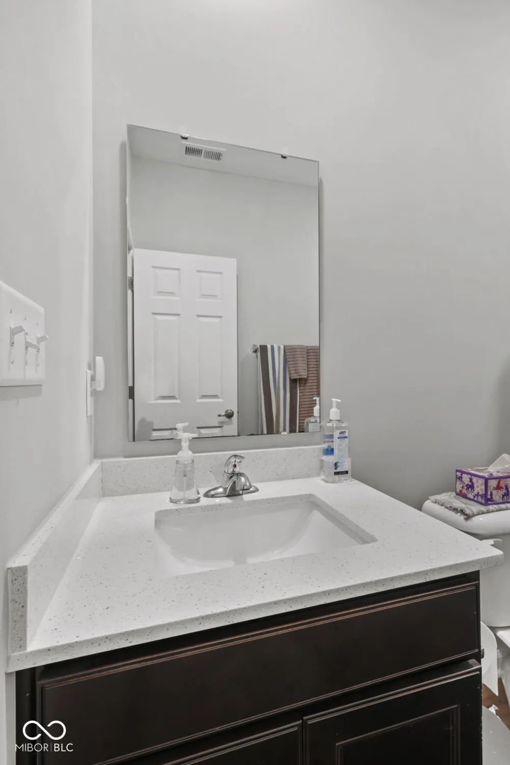 2537 Riviera Place Greenwood, IN 46143