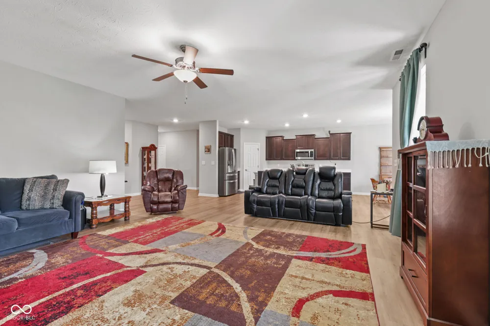 2537 Riviera Place Greenwood, IN 46143