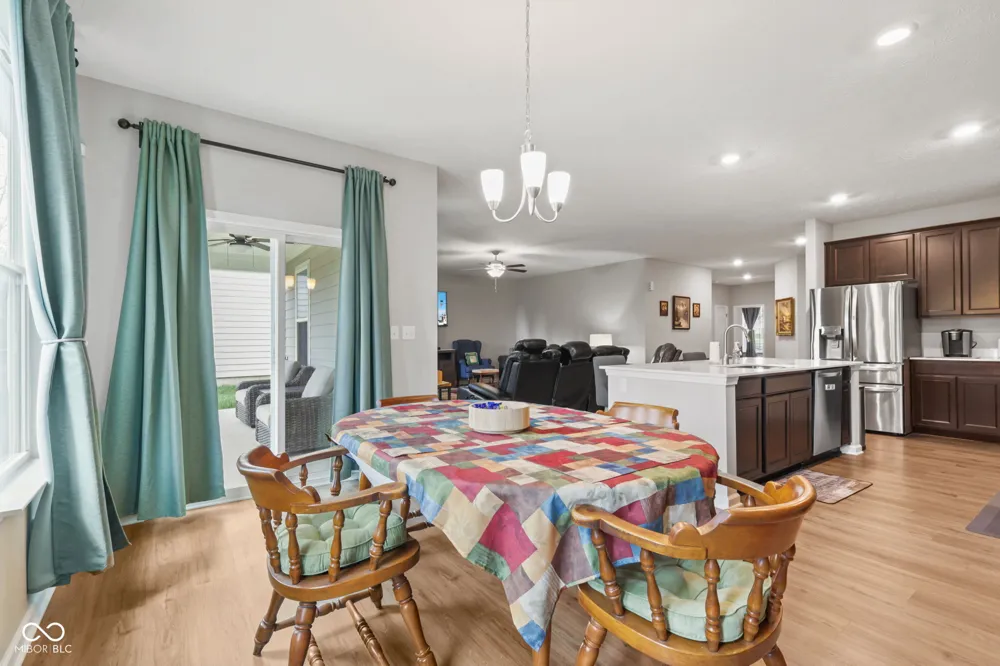 2537 Riviera Place Greenwood, IN 46143