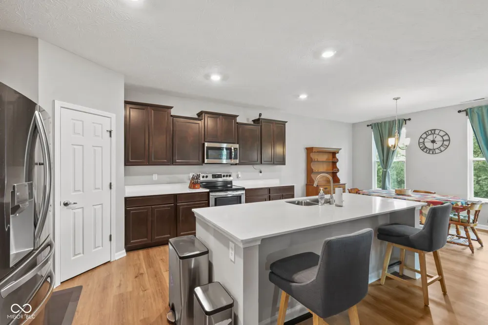 2537 Riviera Place Greenwood, IN 46143