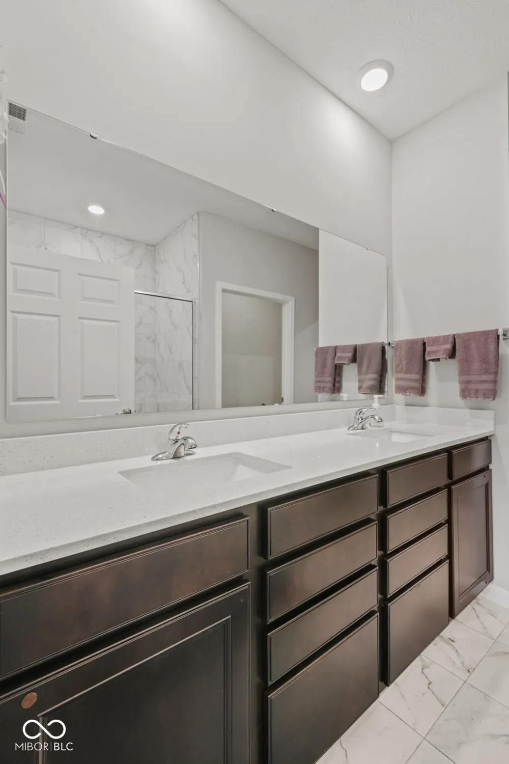 2537 Riviera Place Greenwood, IN 46143