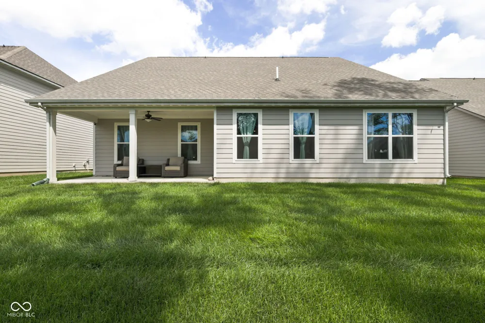 2537 Riviera Place Greenwood, IN 46143