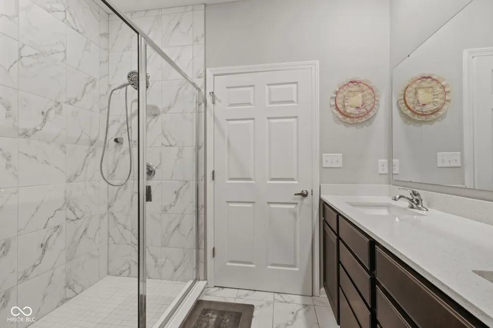 2537 Riviera Place Greenwood, IN 46143
