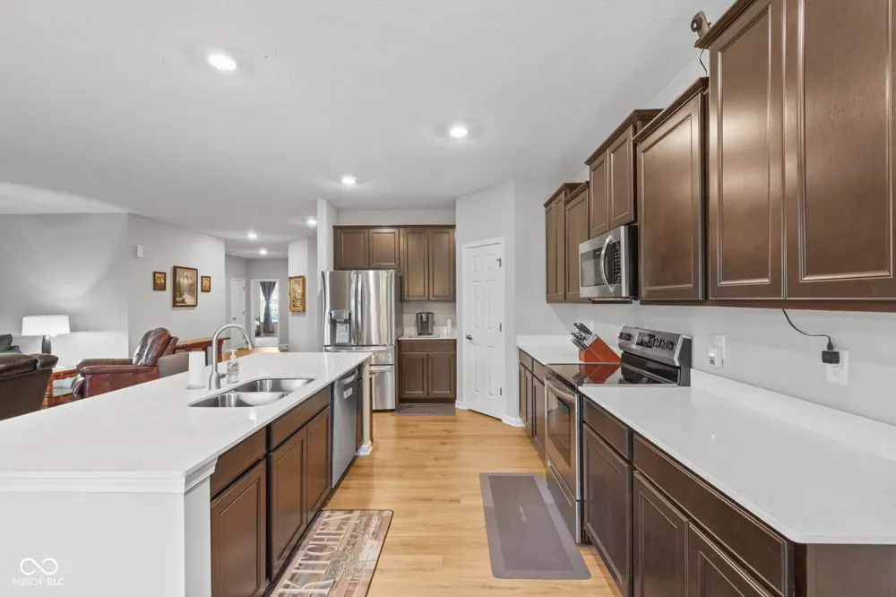 2537 Riviera Place Greenwood, IN 46143