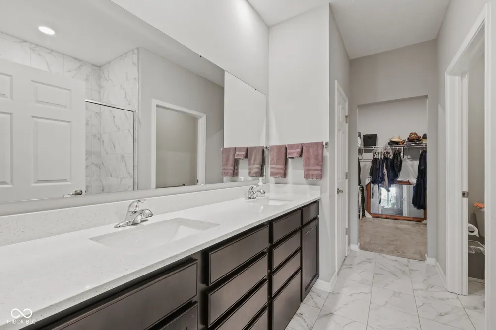 2537 Riviera Place Greenwood, IN 46143