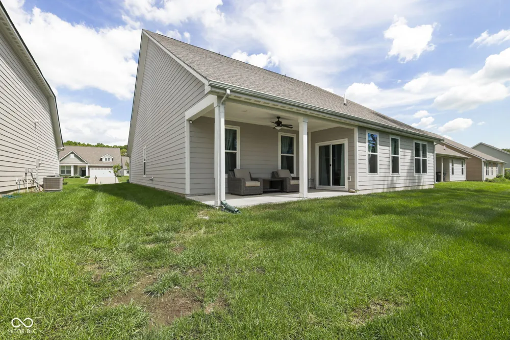 2537 Riviera Place Greenwood, IN 46143