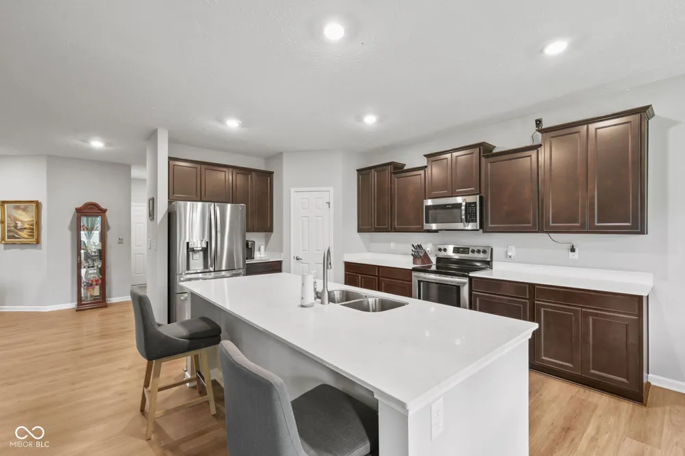 2537 Riviera Place Greenwood, IN 46143