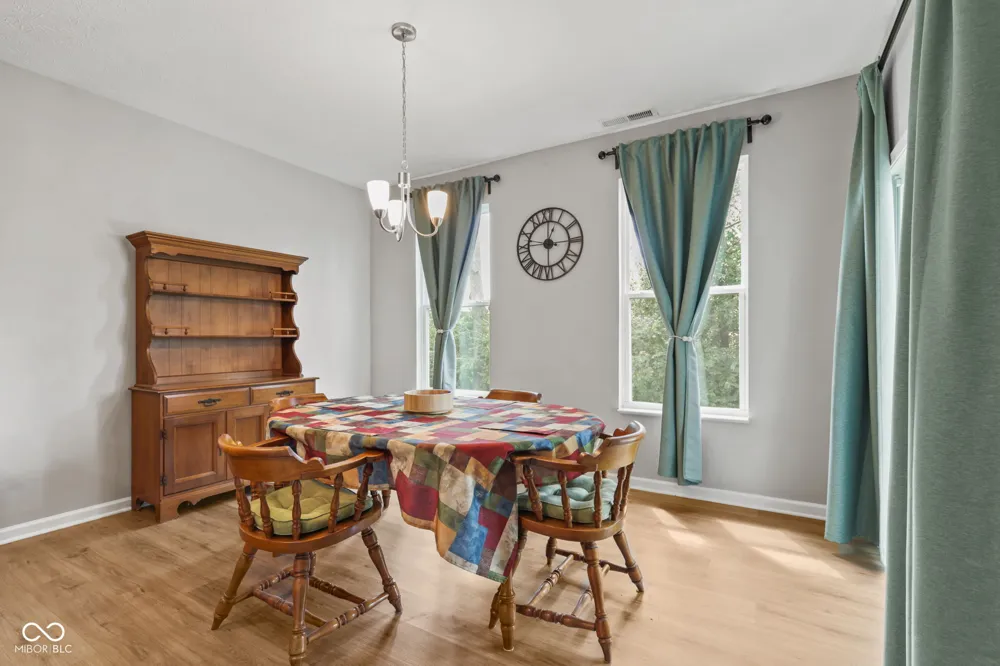 2537 Riviera Place Greenwood, IN 46143