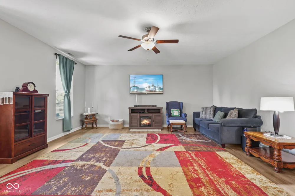 2537 Riviera Place Greenwood, IN 46143