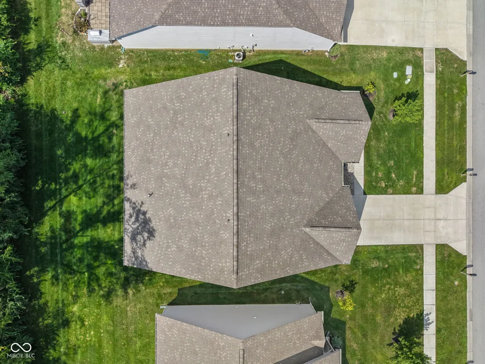 2537 Riviera Place Greenwood, IN 46143