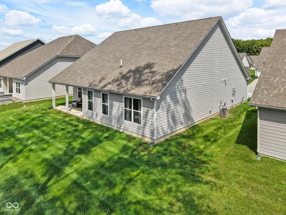2537 Riviera Place Greenwood, IN 46143