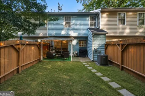 655 Anderson WALK