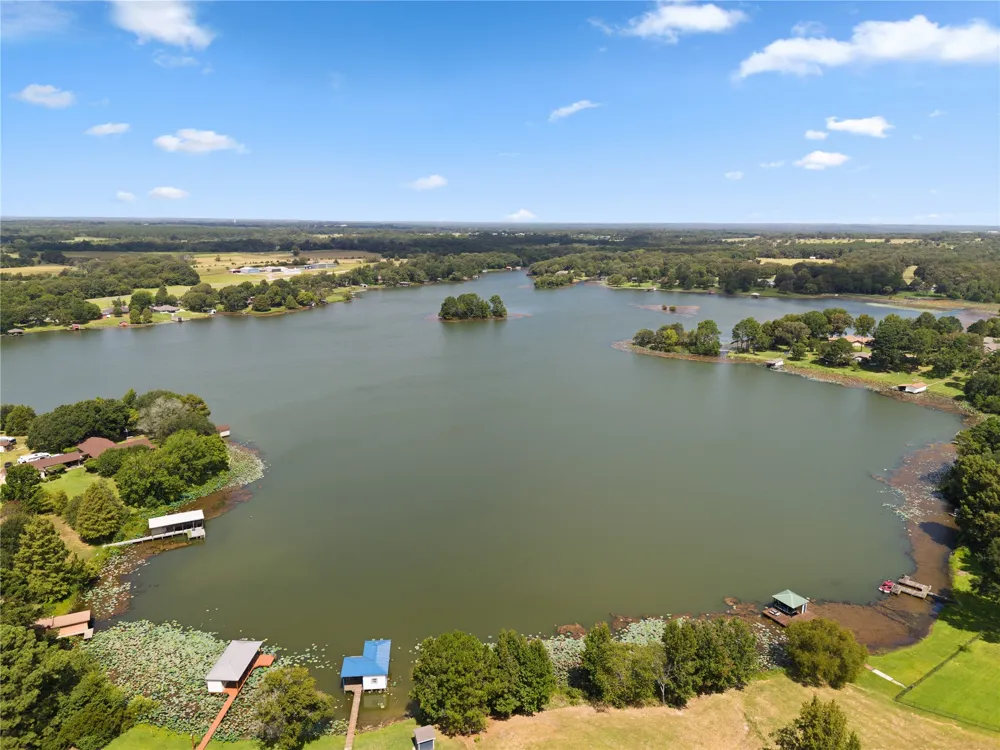 7581 E Lake Drive Murchison, TX 75778