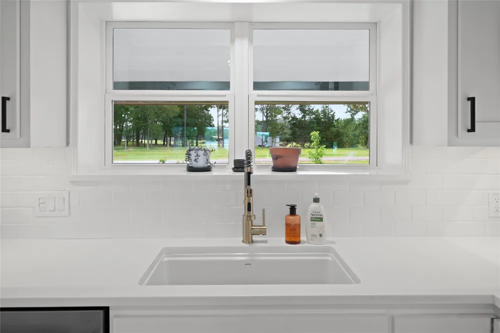 7581 E Lake Drive Murchison, TX 75778