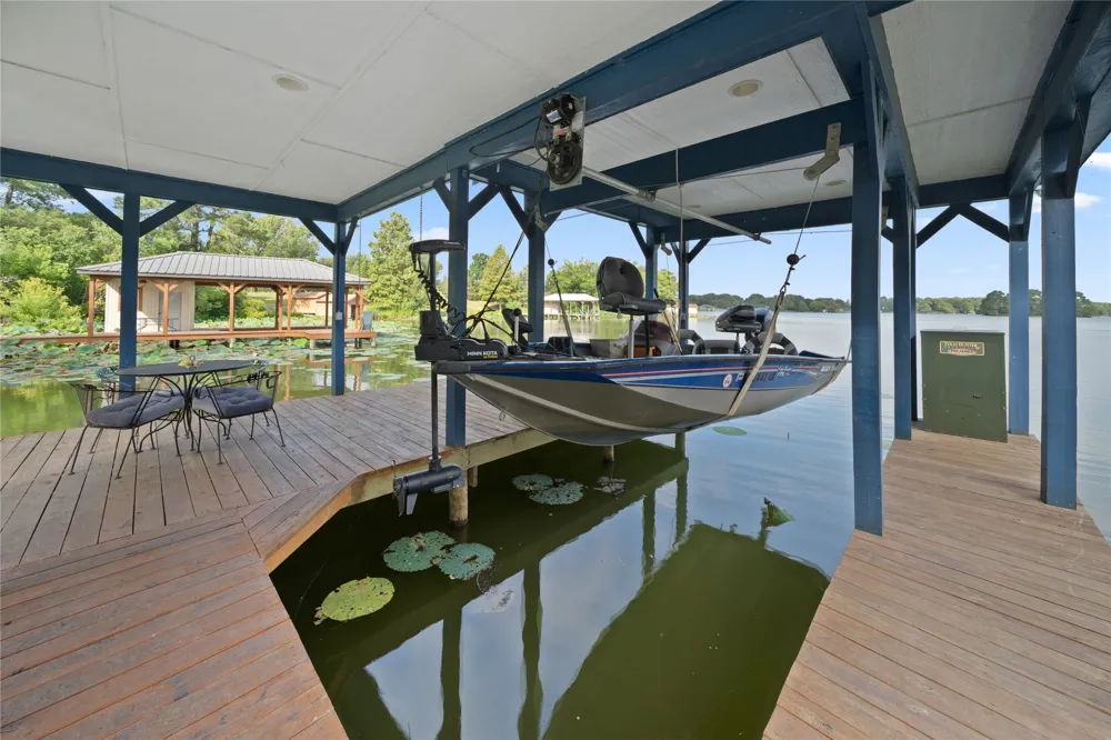 7581 E Lake Drive Murchison, TX 75778