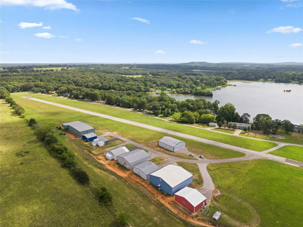 7581 E Lake Drive Murchison, TX 75778