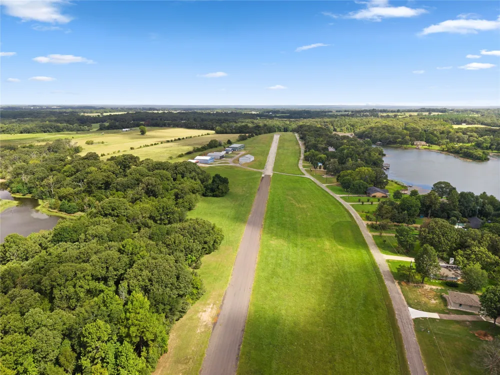 7581 E Lake Drive Murchison, TX 75778