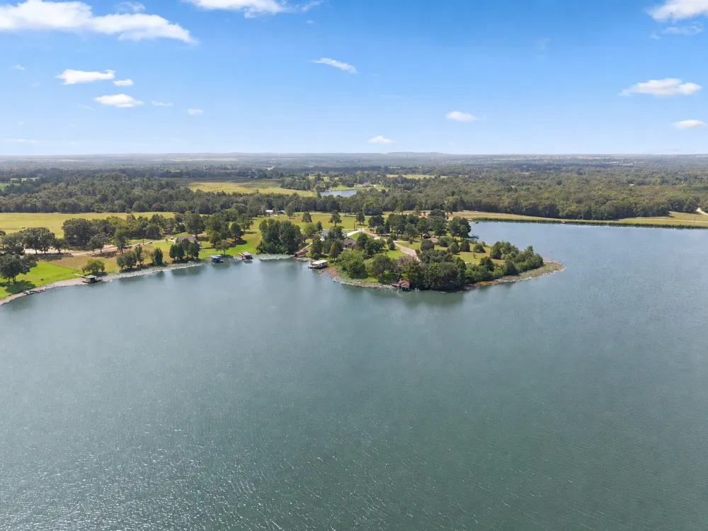 7581 E Lake Drive Murchison, TX 75778